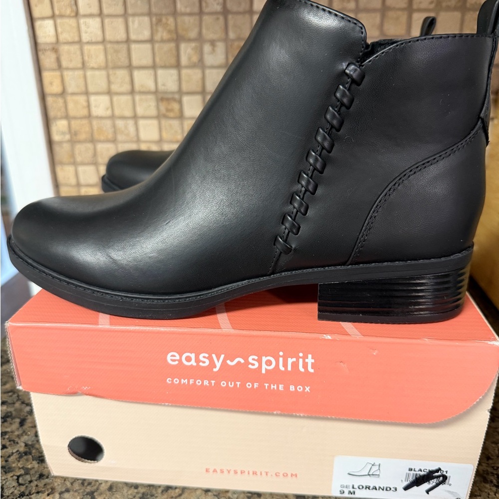 Easy Spirit Black Faux Leather Ankle Boot with Decorative Stitching